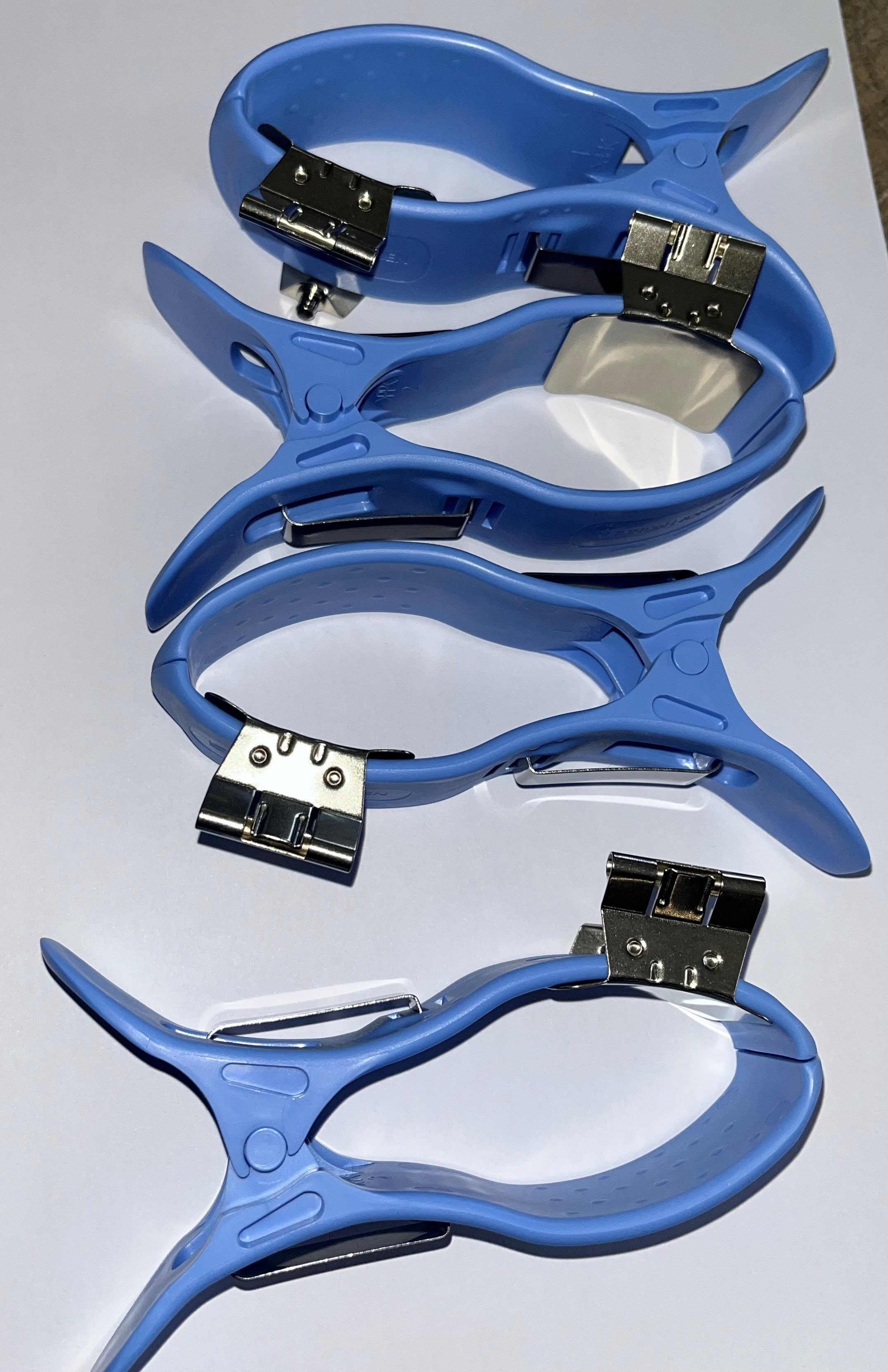 EKG- Klammerelektroden Nihon Kohden Anschluss Ø 3mm Stiftstecker H068a Farbe blau